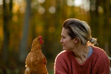 Aurelie et ses poules